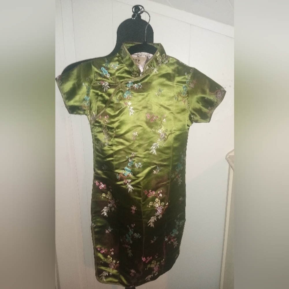 Asian dress green girls